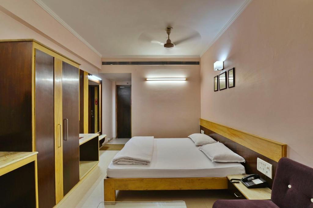 Jain's Hotel Rajhans Bhopal Buitenkant foto